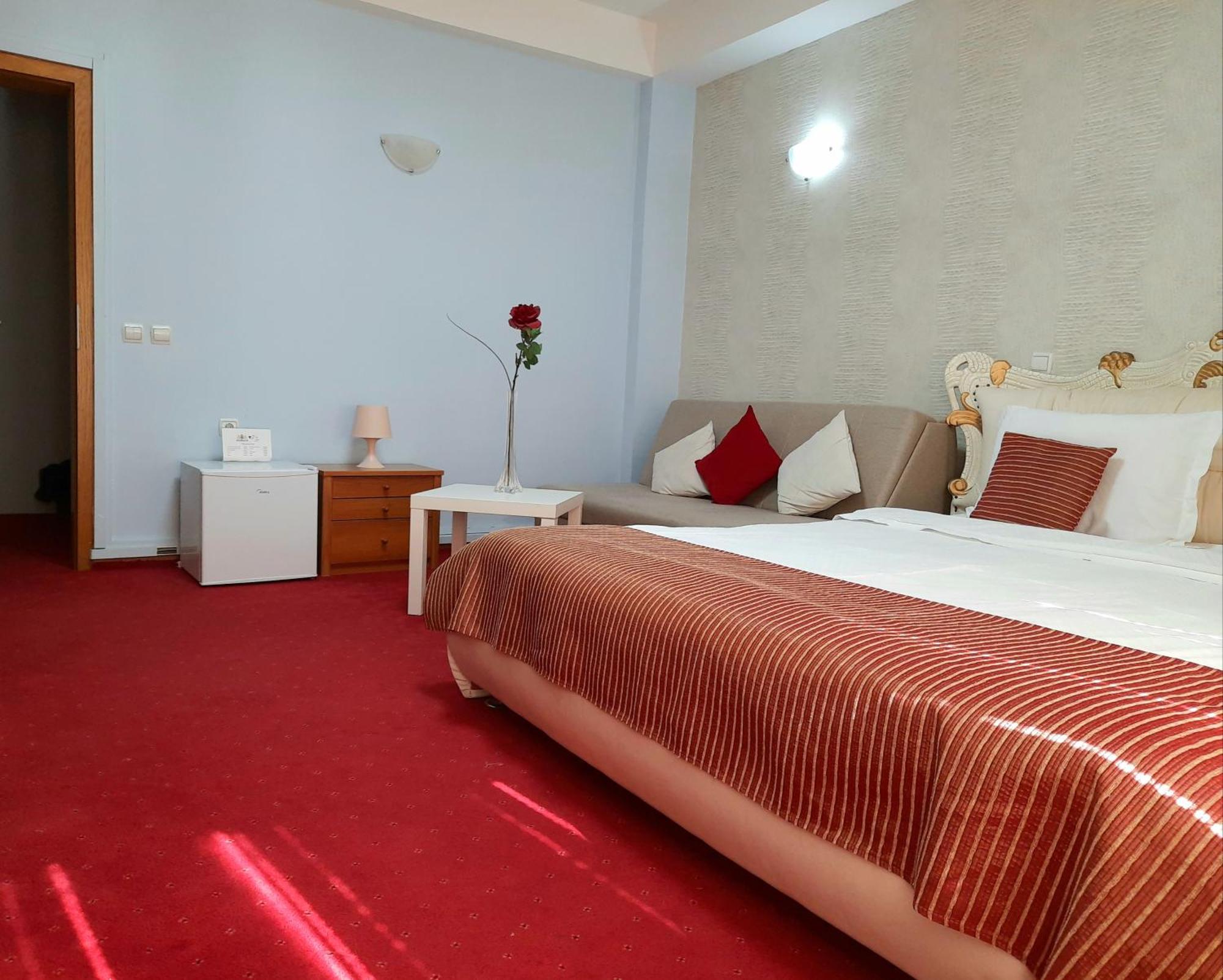 Hotel Aristocrat & Fish Restaurant سكوبجي الغرفة الصورة