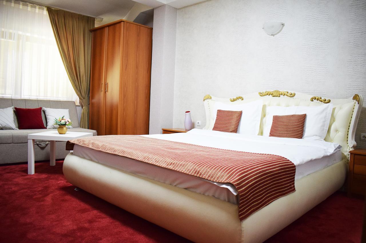 Hotel Aristocrat & Fish Restaurant سكوبجي الغرفة الصورة