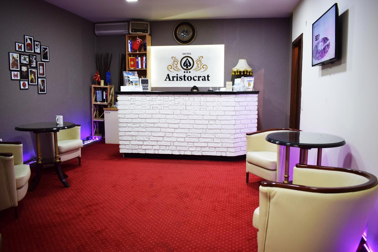 Hotel Aristocrat & Fish Restaurant سكوبجي المظهر الخارجي الصورة