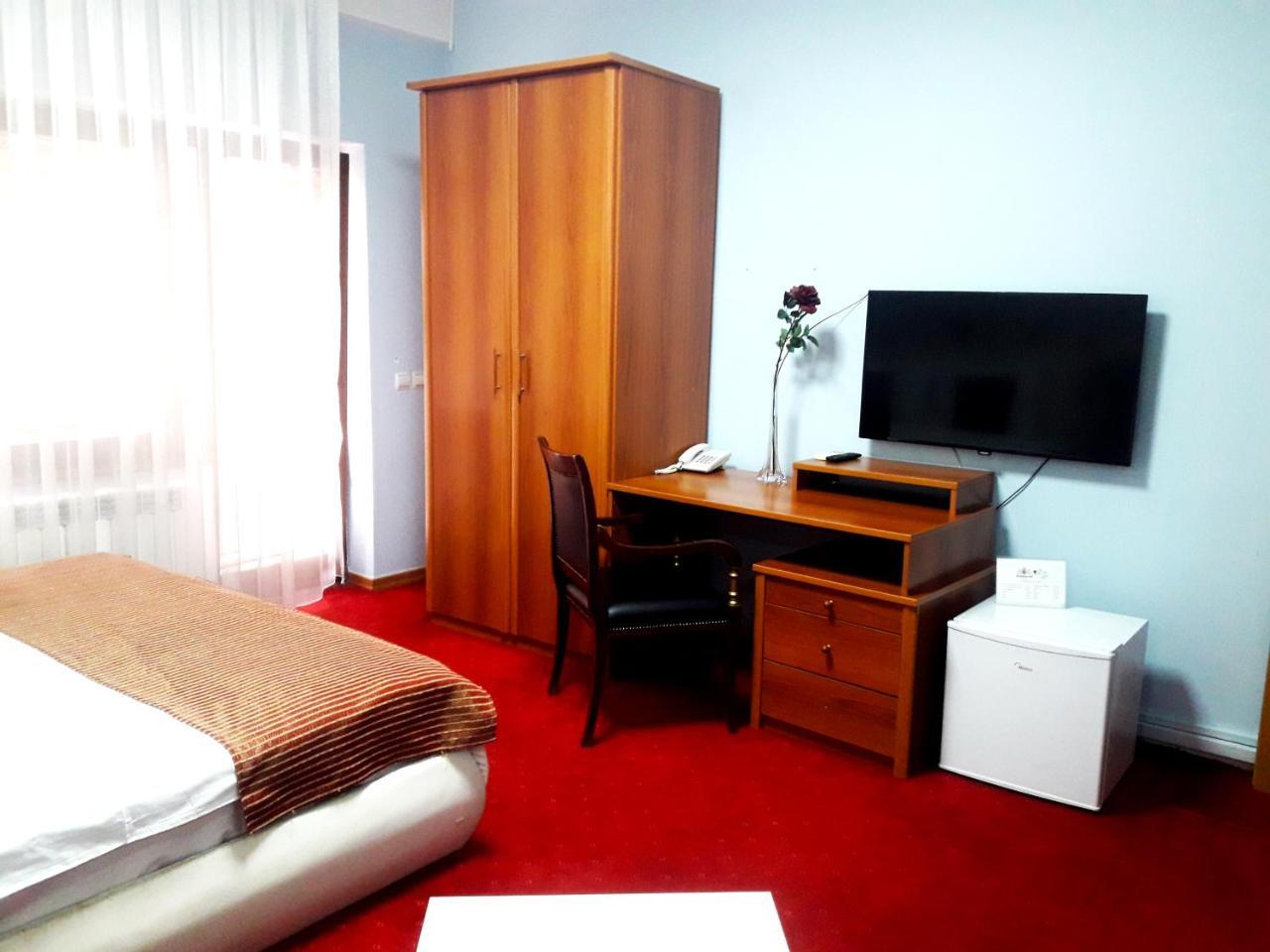 Hotel Aristocrat & Fish Restaurant سكوبجي المظهر الخارجي الصورة